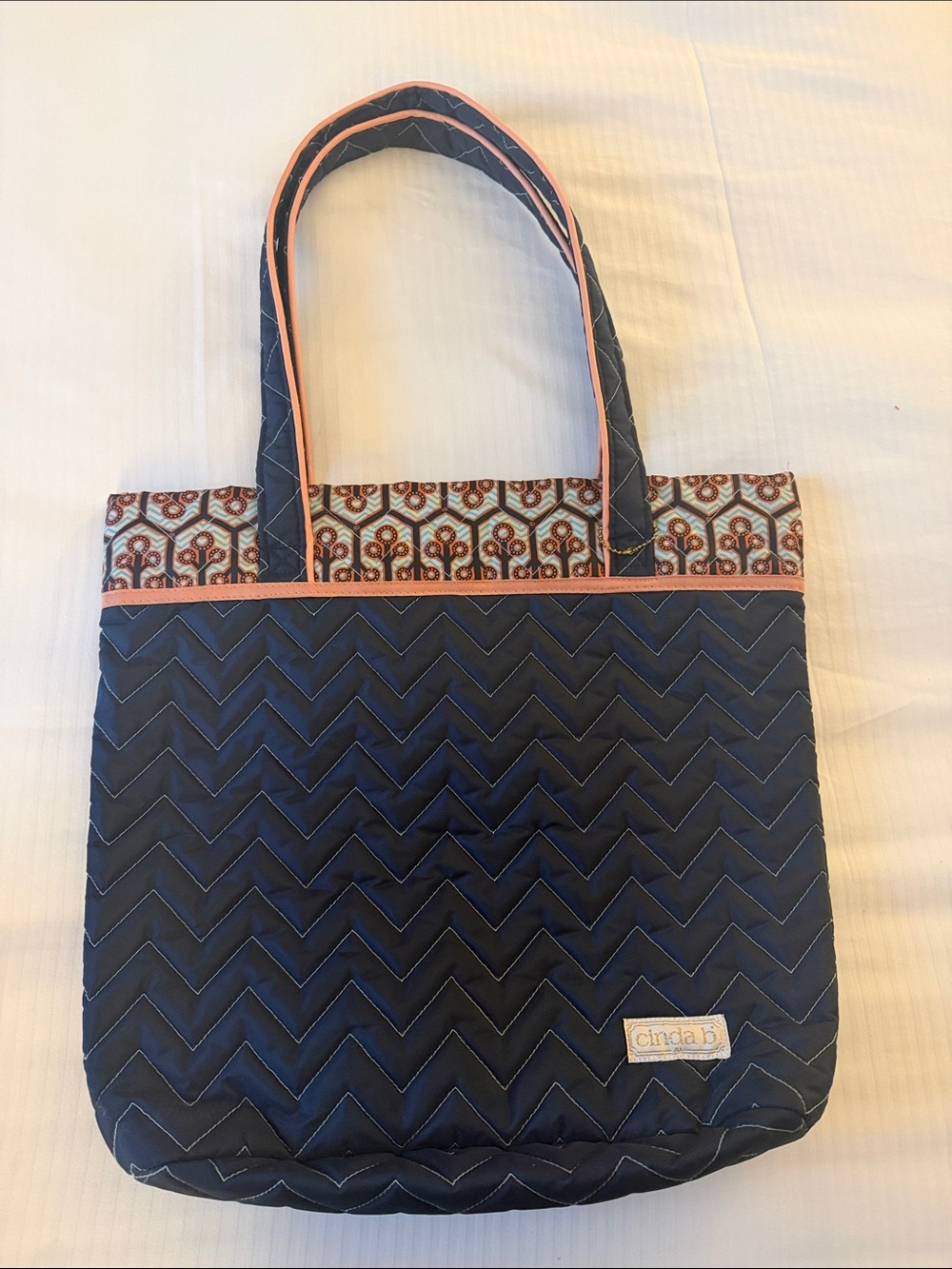 🎀CINDA B🎀Navy/Orange Tote🎀Chevron Quilt🎀Preppy Travel Bag🎀So Cute & Functional!✨